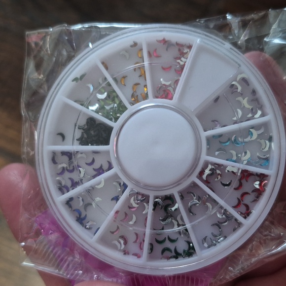 Assorted Nail Art Rhinestone Wheels - Picture 3 of 7